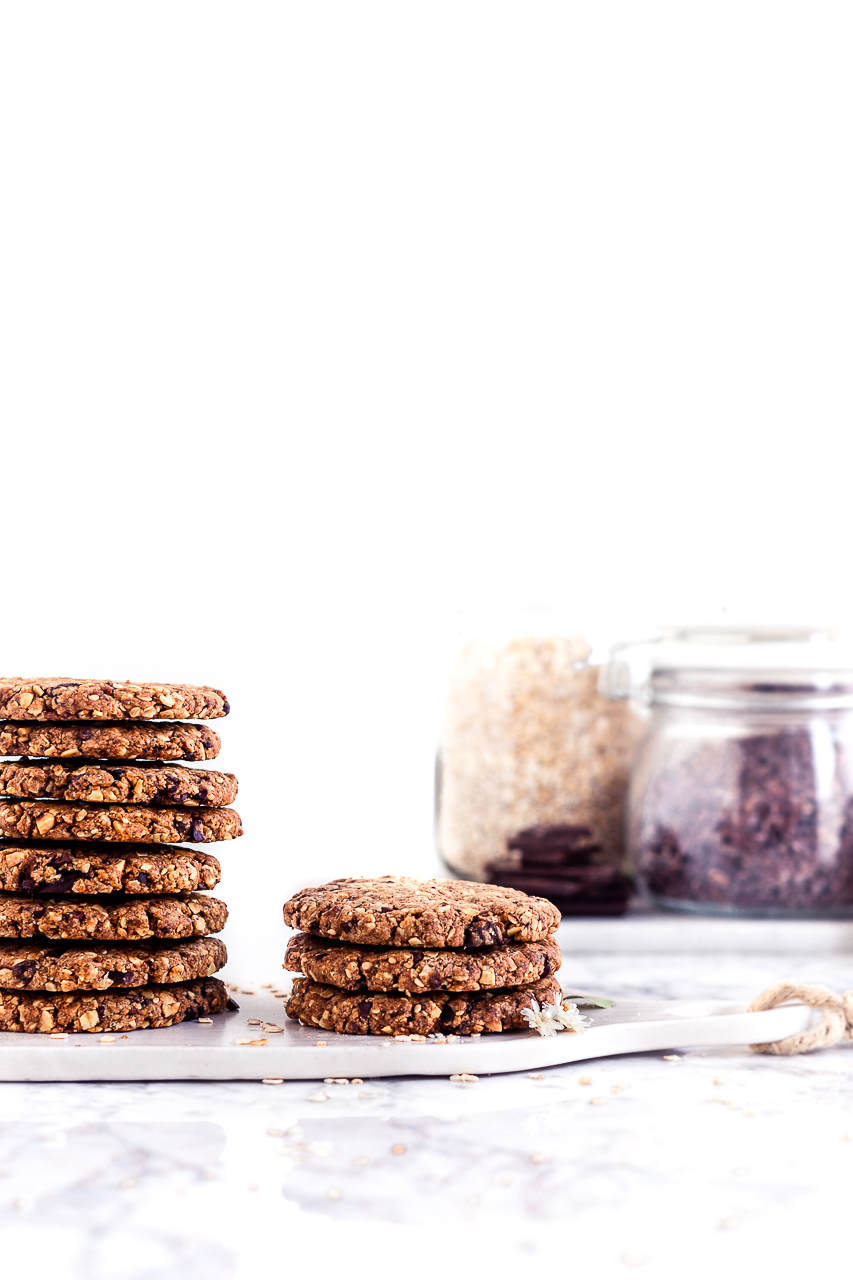 Biscotti con fiocchi d'avena e cioccolato